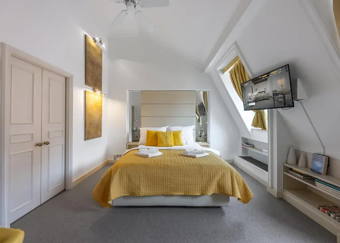 President Boutique #8 By Goodnite Cz Apartamento *